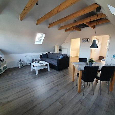 Berumbur Wohnung Am See מראה חיצוני תמונה